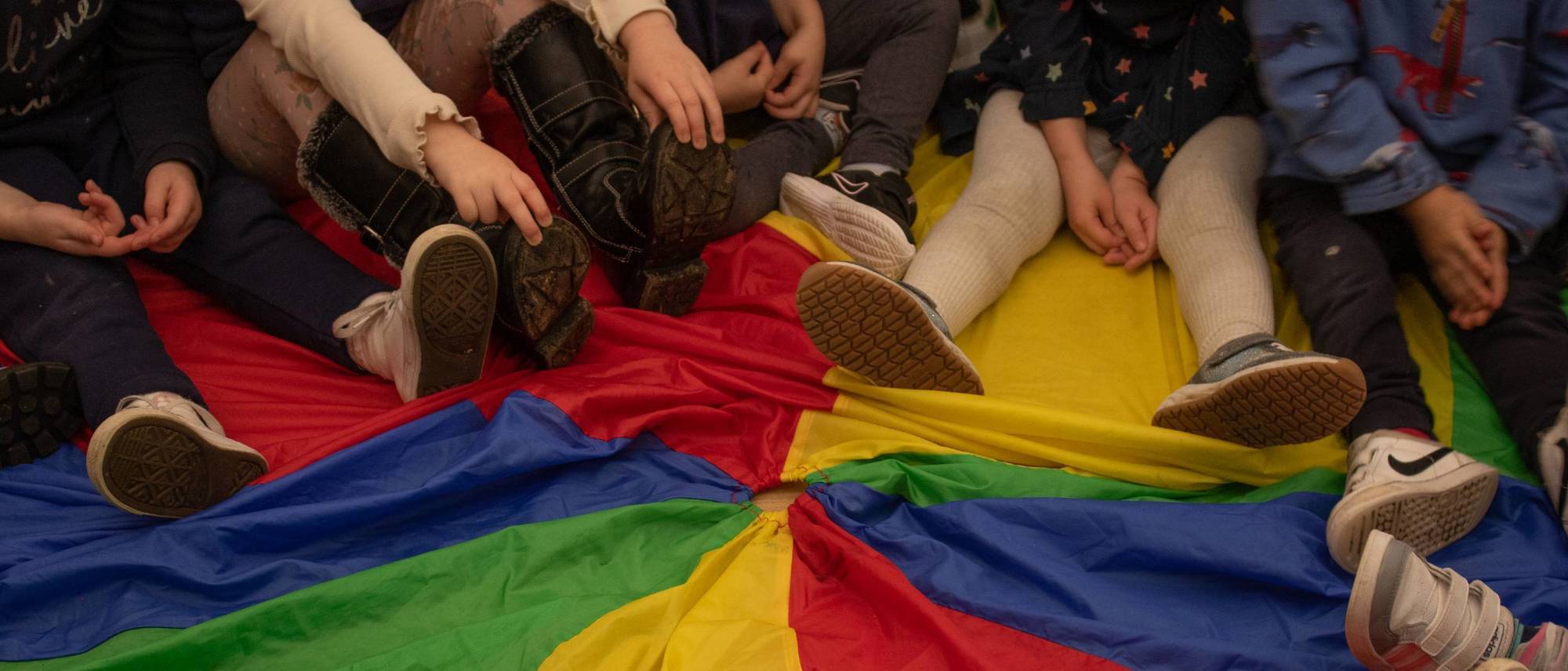 children-playing-with-the-parachute